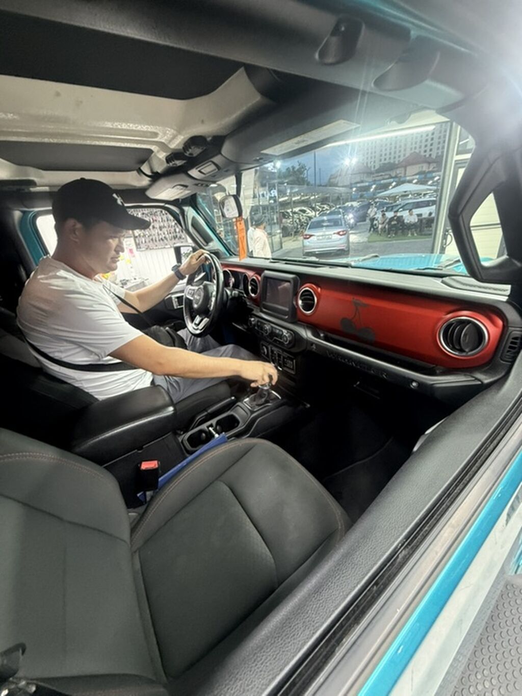 Jeep Wrangler: 2020 г., 0.2 л, Автомат, Бензин, Внедорожник: фото 4