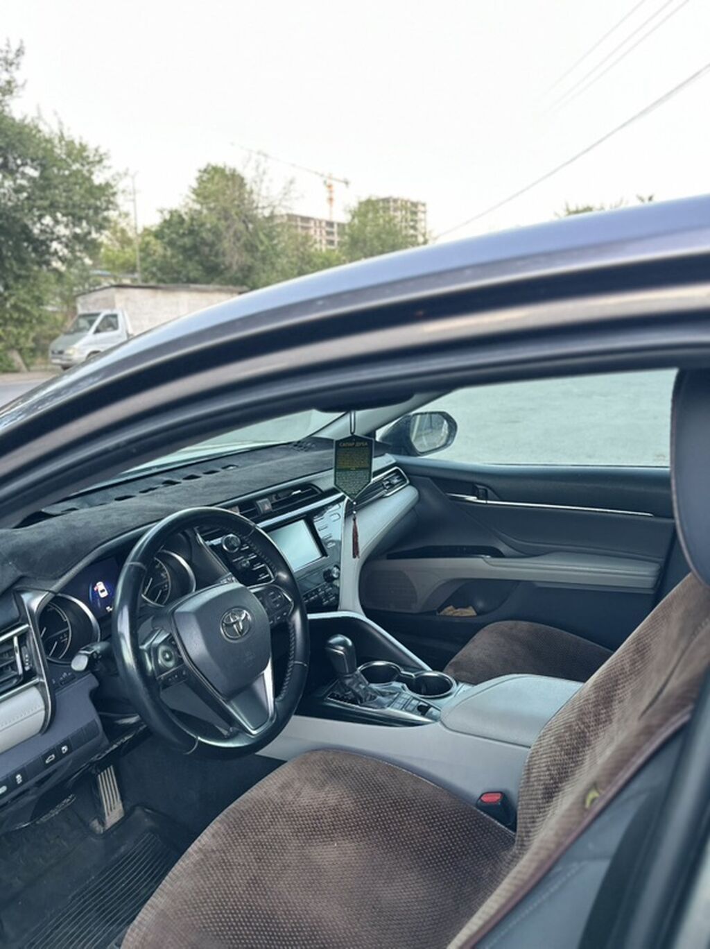 Toyota Camry: 2017 г., 2.5 л, Автомат, Гибрид, Седан: фото 4