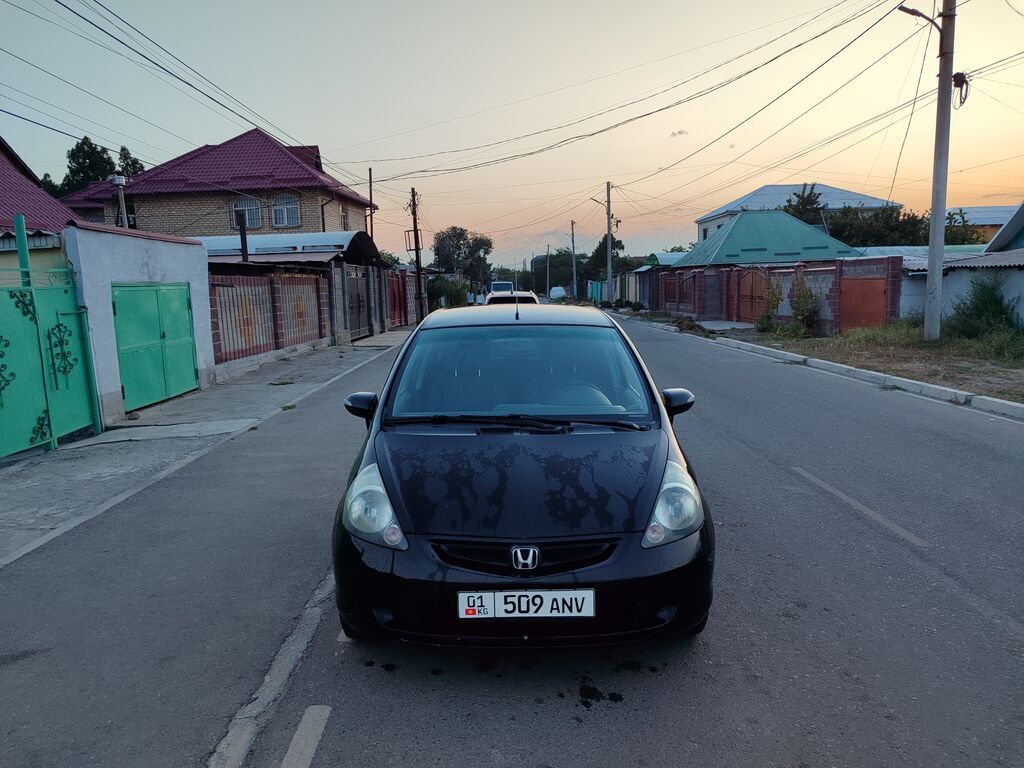 Honda Fit: 2006 г., 1.4 л, Вариатор, Бензин, Хэтчбэк: фото 2