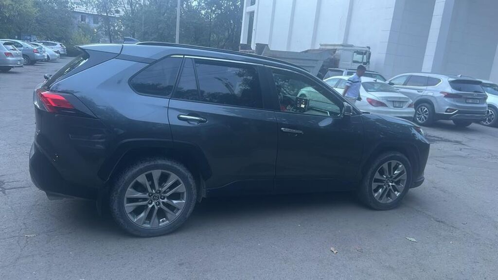 Toyota RAV4: 2019 г., 2.5 л, Автомат, Бензин, Кроссовер: фото 5