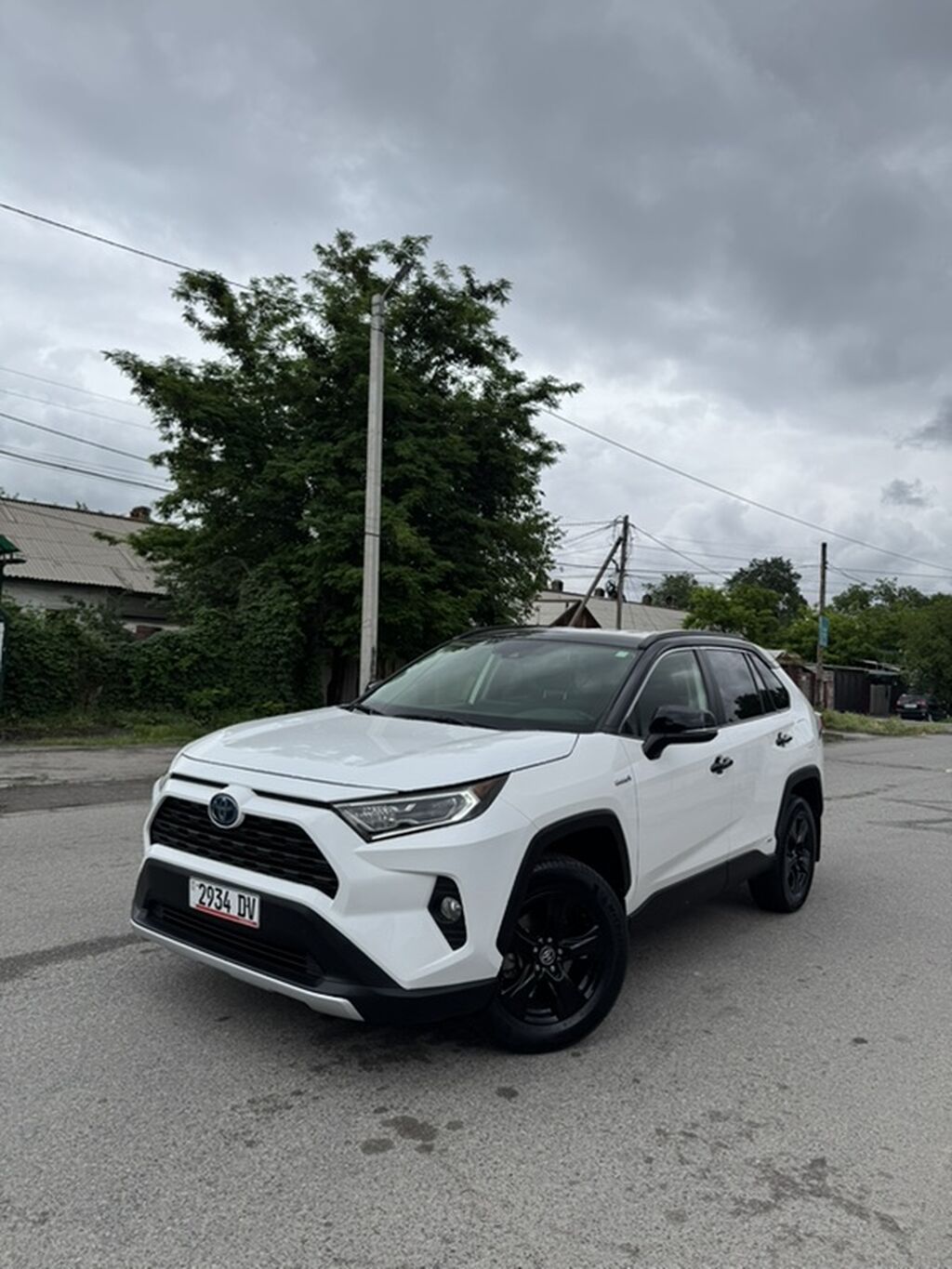 Toyota RAV4: 2019 г., 2.5 л, Автомат, Гибрид, Кроссовер — фото 2