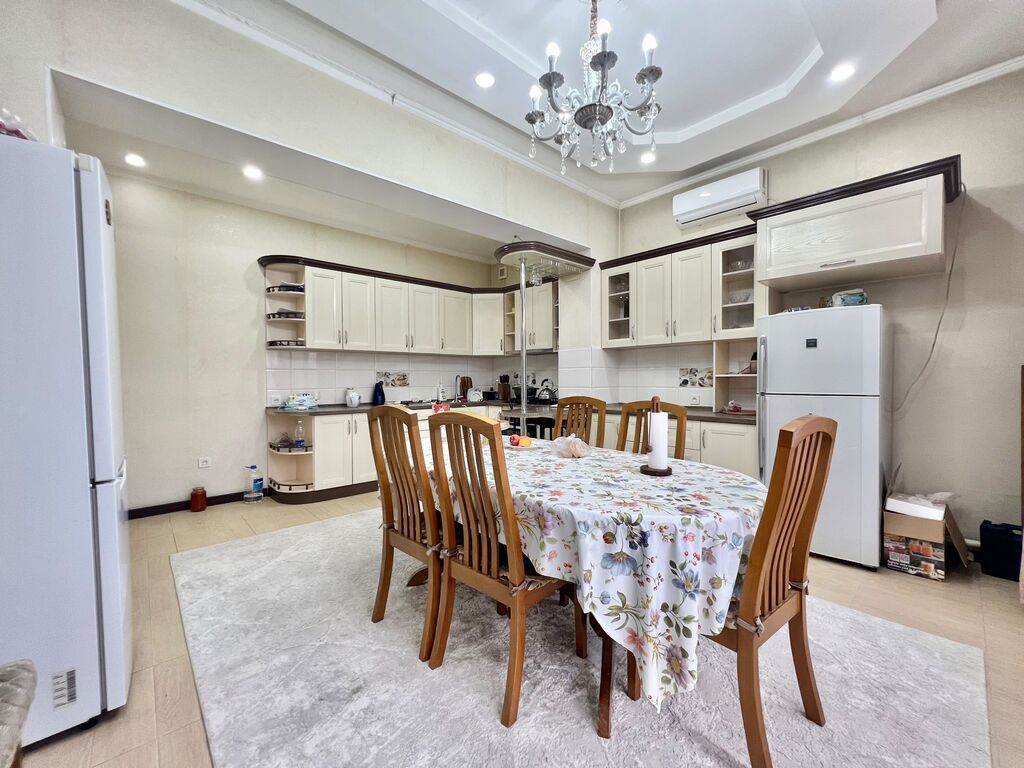 280 м², 5 комнат: фото 2