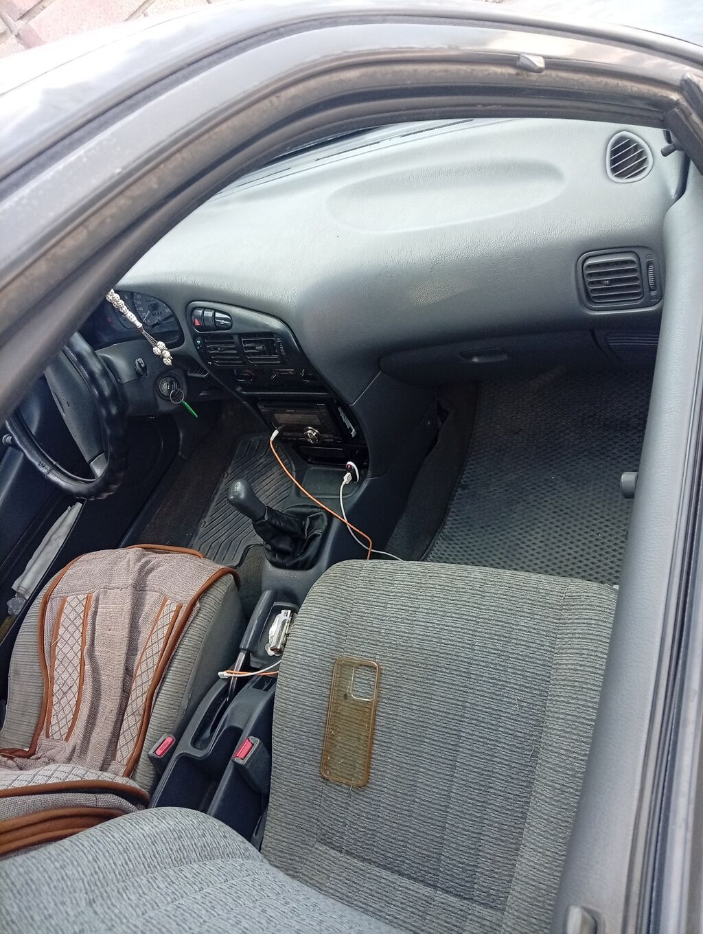 Mitsubishi Lancer: 1995 г., 1.3 л, Механика, Бензин, Седан: фото 2