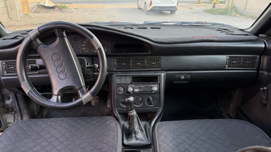 Audi 100: 1989 г., Механика, Бензин, Седан: фото 7