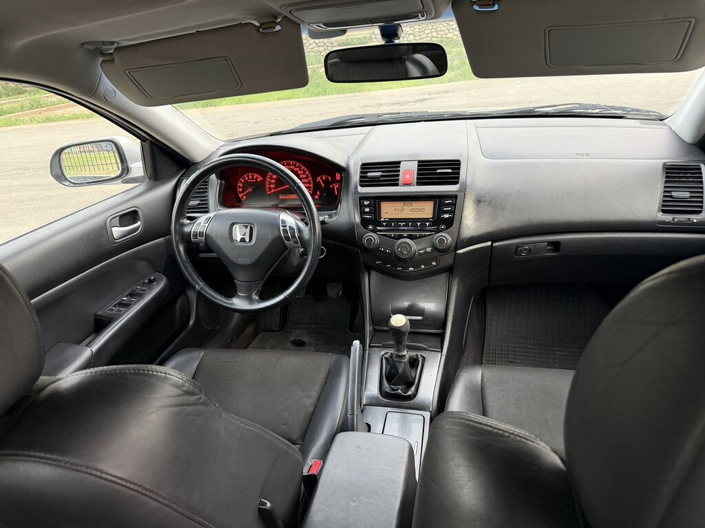 Honda Accord: 2004 г., 2.4 л, Механика, Бензин, Седан: фото 8