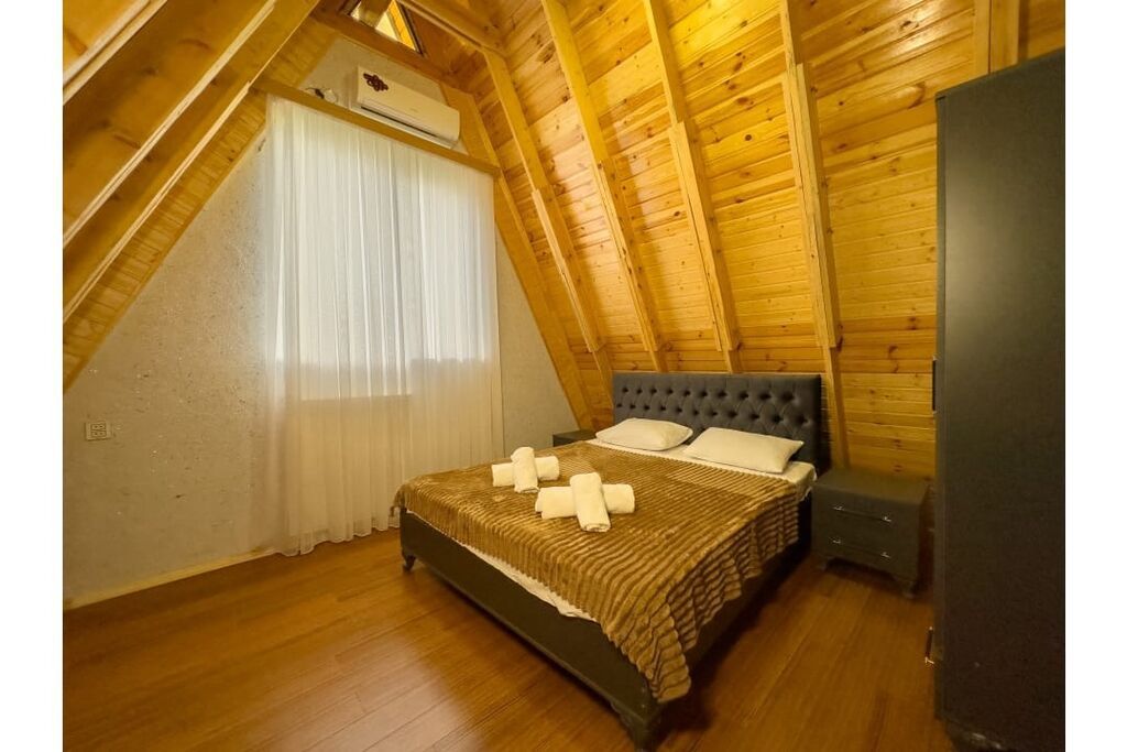 180 kv. m, 3 otaqlı, Hovuzlu, Kanalizasiya, Kombi, Qaz