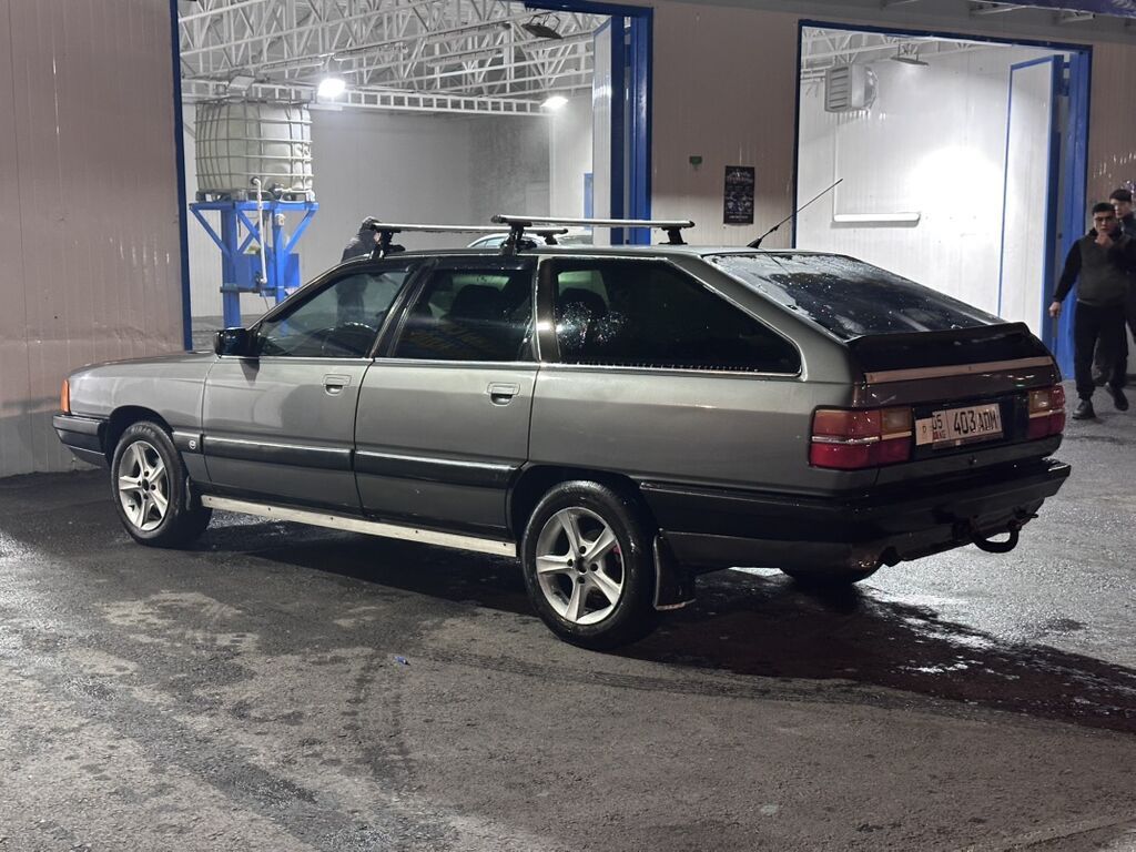 Audi 100: 1989 г., 2.3 л, Механика, Бензин, Универсал: фото 5
