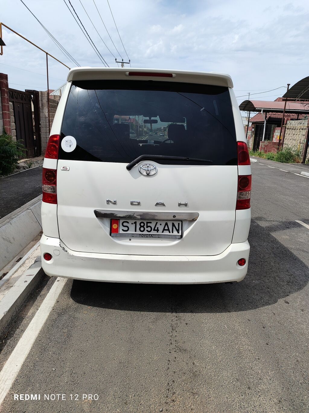 Toyota Noah: 2003 г., 2 л, Автомат, Бензин, Минивэн: фото 2