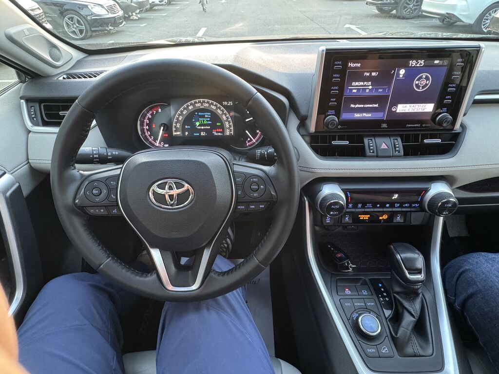 Toyota RAV4: 2019 г., 2.5 л, Автомат, Бензин, Кроссовер: фото 8