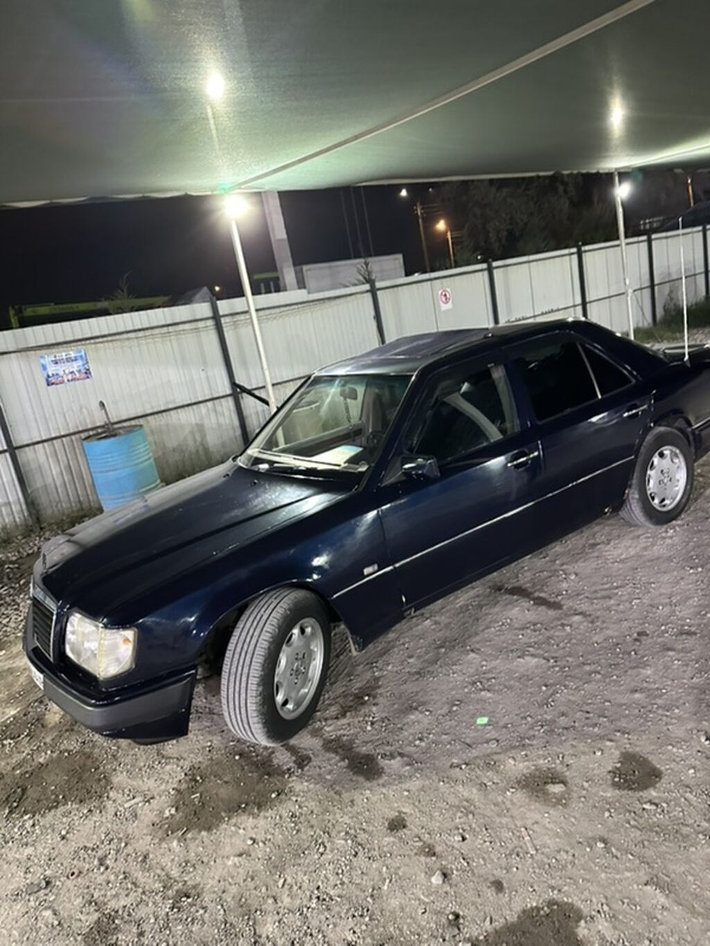 Mercedes-Benz W124: 1994 г., 2 л, Механика, Бензин, Седан: фото 2
