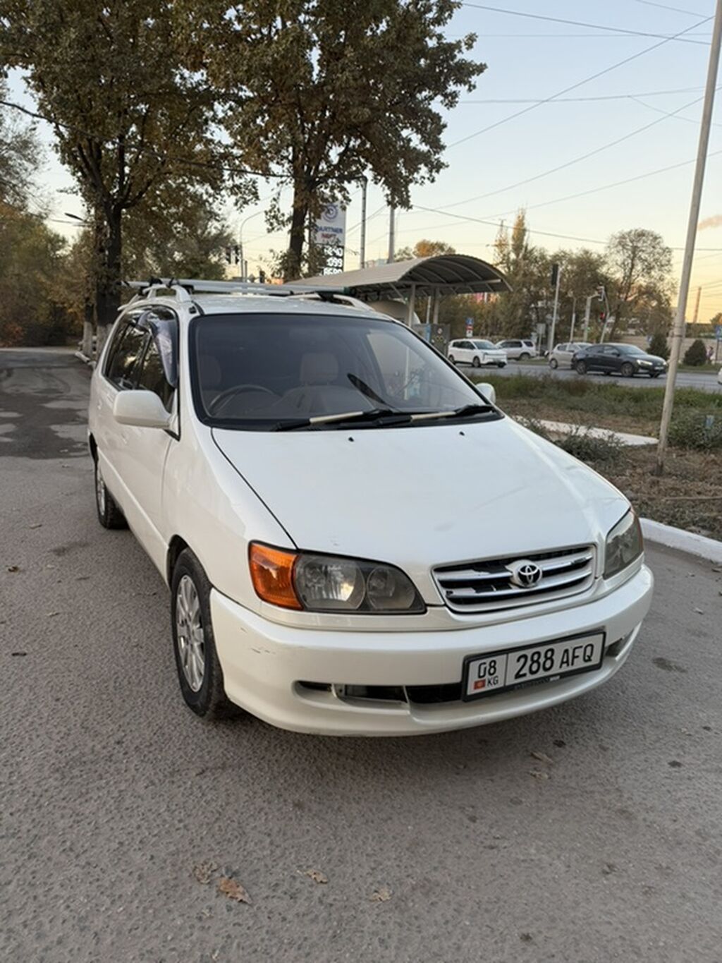 Toyota Ipsum: 2001 г., 2 л, Автомат, Бензин, Минивэн: фото 3