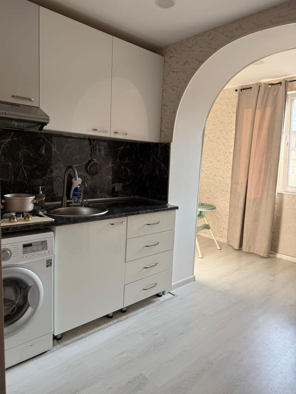 Bakı, 3 otaqlı, Köhnə tikili, 77 kv. m