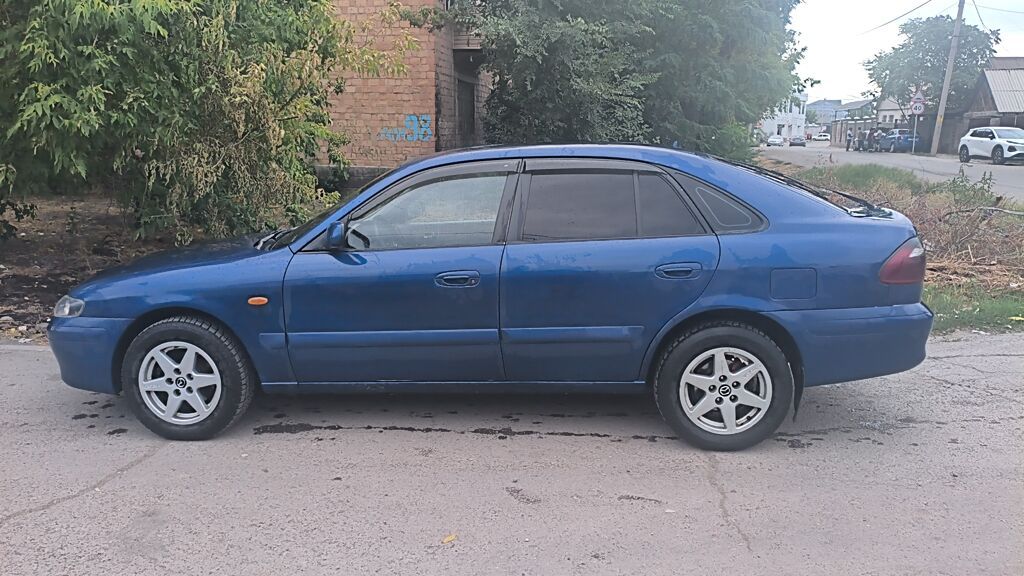 Mazda 626: 2000 г., 1.8 л, Механика, Бензин, Лифтбек: фото 4
