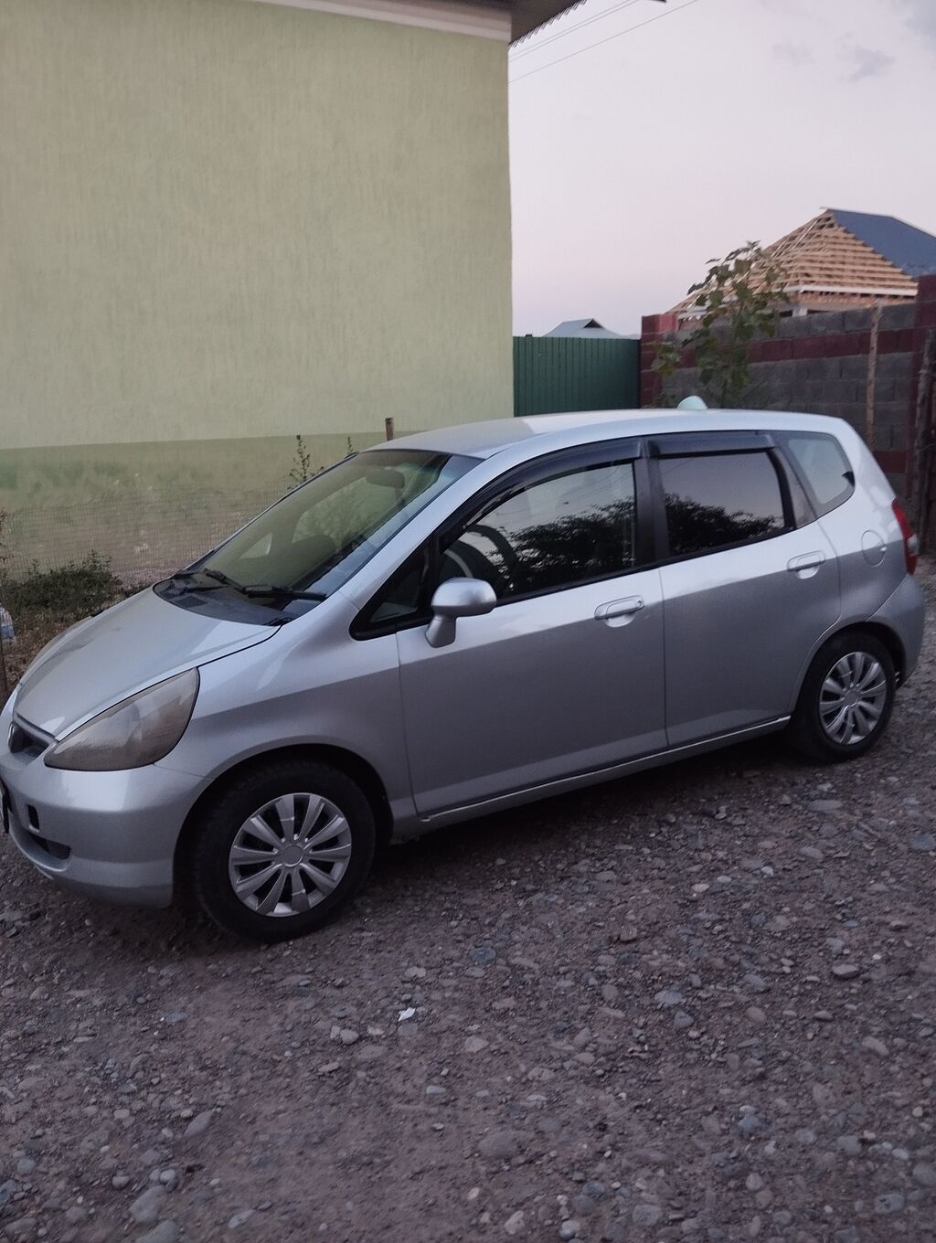 Honda Fit: 2001 г., 1.3 л, Автомат, Бензин, Хэтчбэк: фото 2