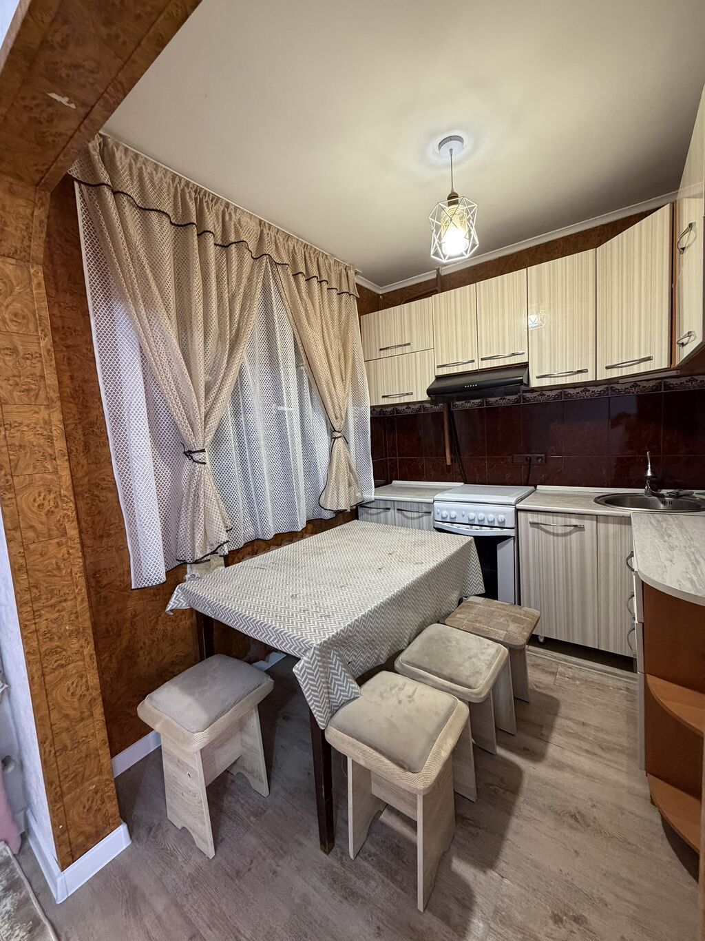 3 комнаты, 63 м², 7 мкр 104 серия, 1 этаж, Евроремонт: фото 5