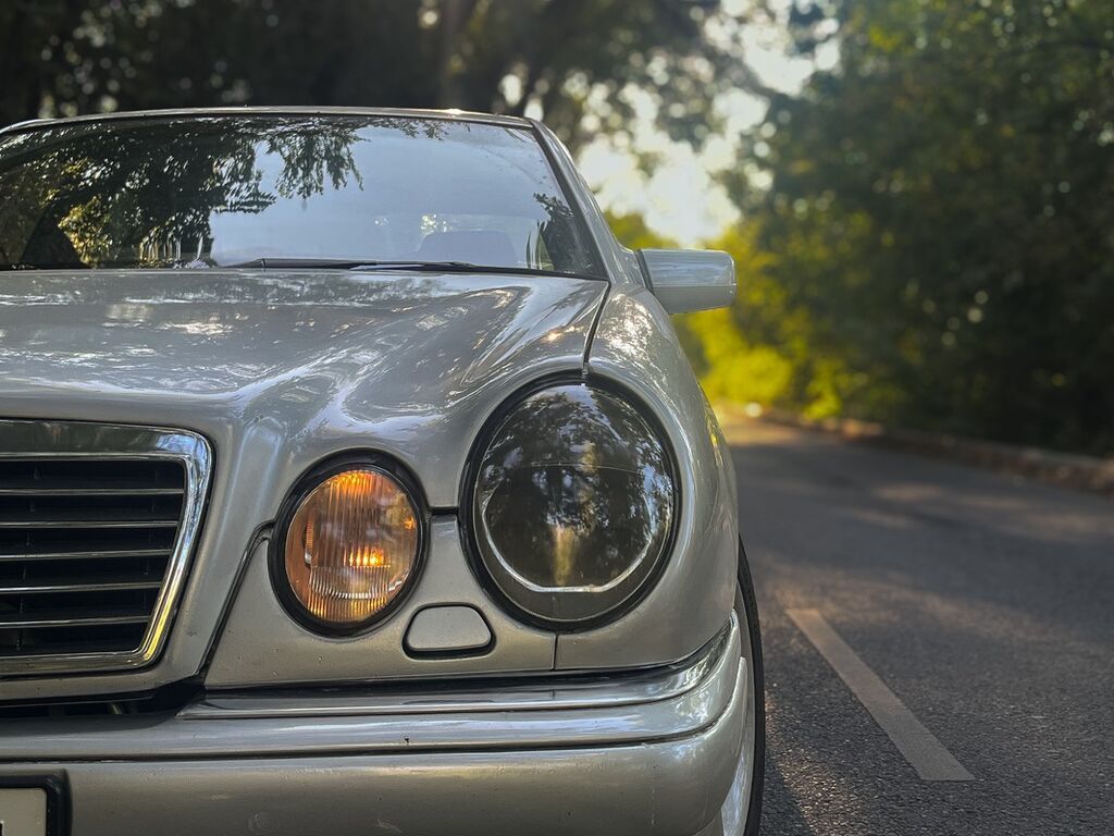 Mercedes-Benz E-Class: 1996 г., 4.2 л, Автомат, Газ, Седан: фото 3