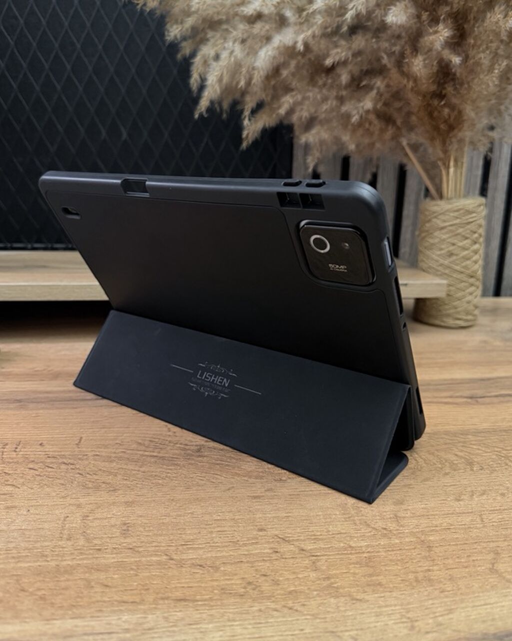 Планшет Xiaomi Pad 8 Pro с большим дисплеем и фирменным чехлом-книжкой: фото 3