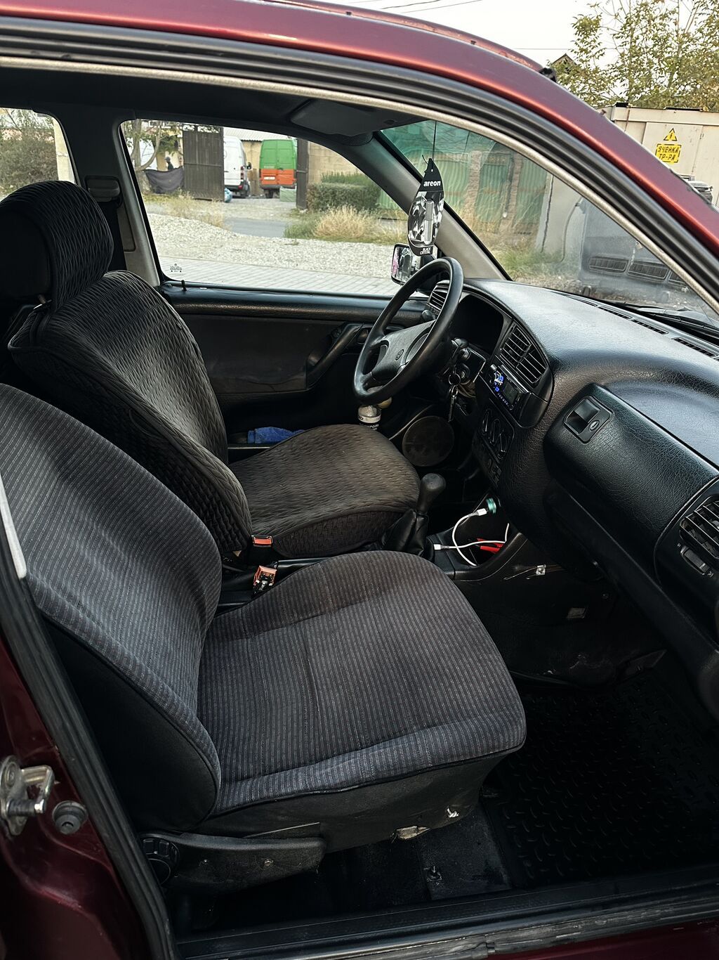 Volkswagen Golf: 1992 г., 1.8 л, Механика, Бензин: фото 6