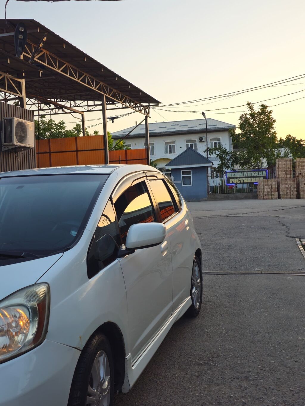 Honda Fit: 2010 г., 1.5 л, Автомат, Бензин, Хэтчбэк: фото 3