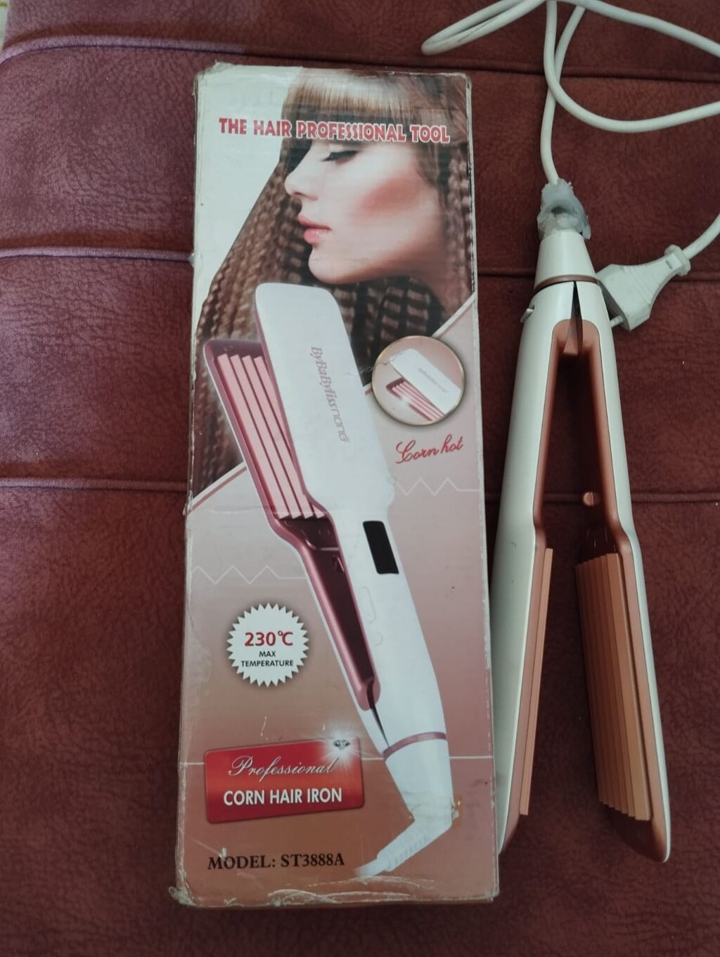 Emma Uotsonning yalangoch kokrak fotosurati