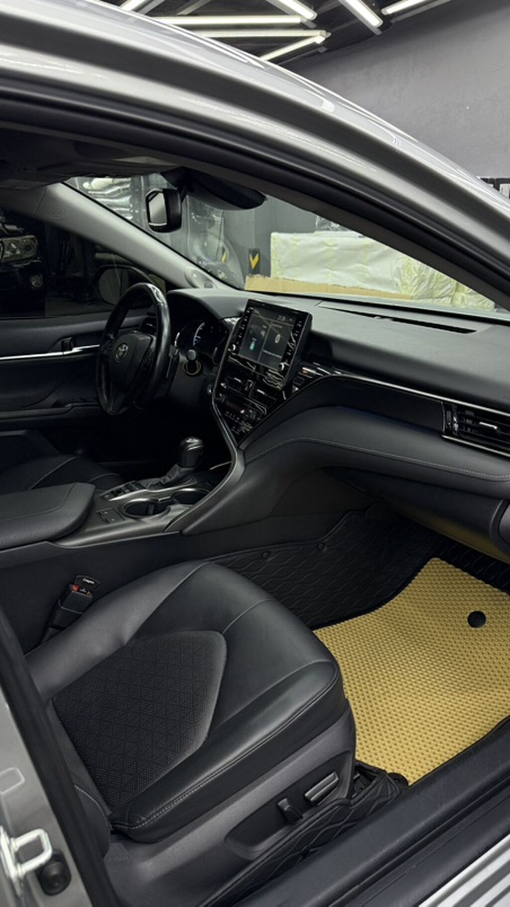 Toyota Camry: 2022 г., 2.5 л, Вариатор, Гибрид, Седан: фото 6