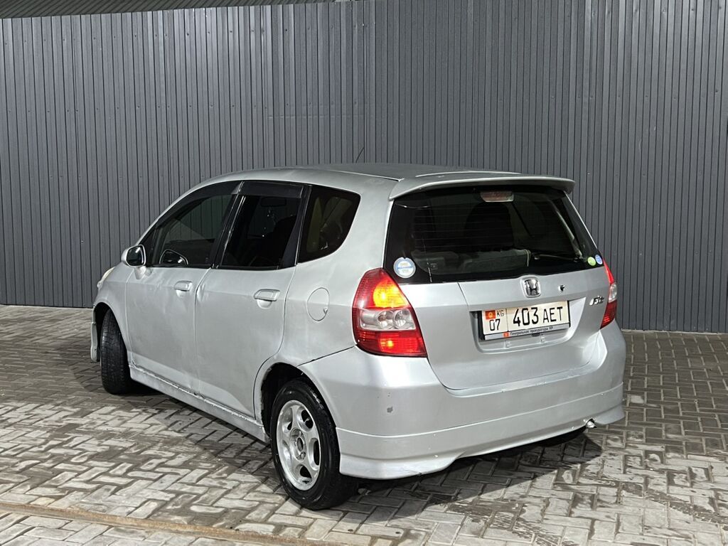 Honda Fit: 2002 г., 1.3 л, Автомат, Бензин, Хэтчбэк: фото 3