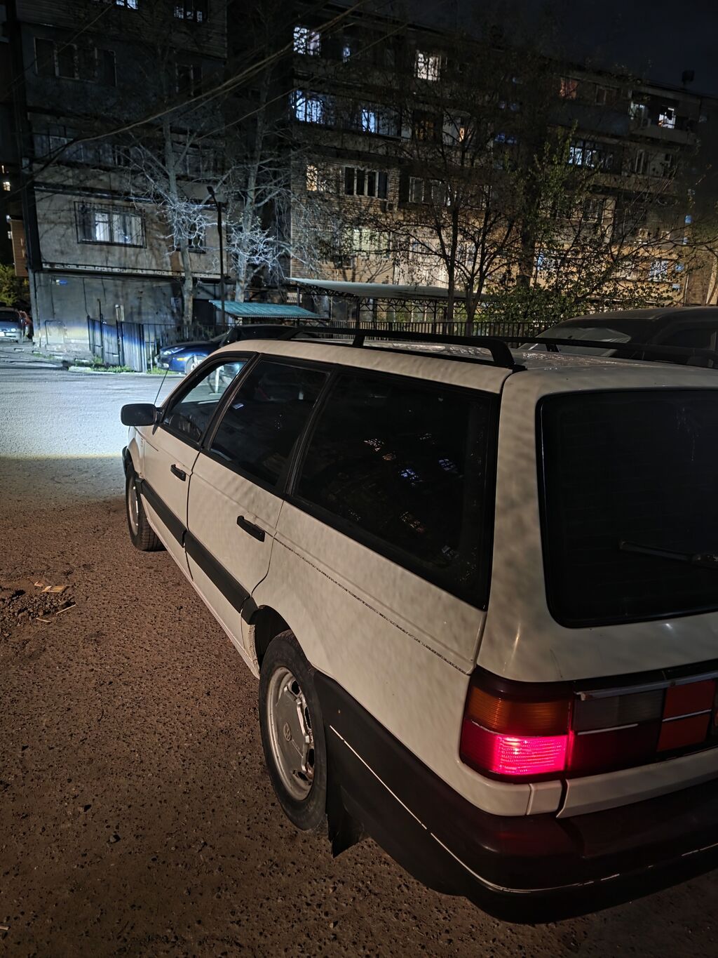 Volkswagen Passat: 1988 г., 1.8 л, Механика, Бензин, Универсал: фото 2