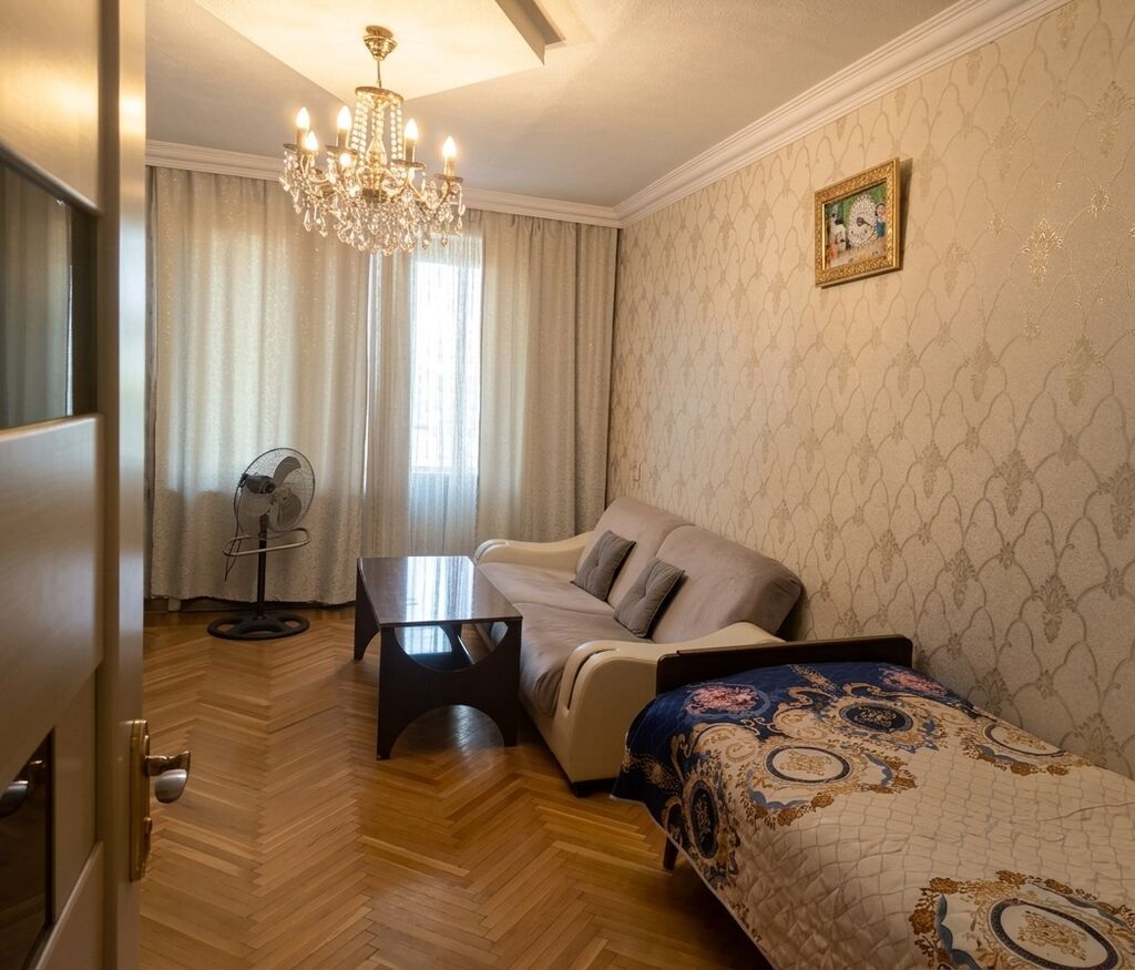 Gəncə, 3 otaqlı, Köhnə tikili, 68 kv. m