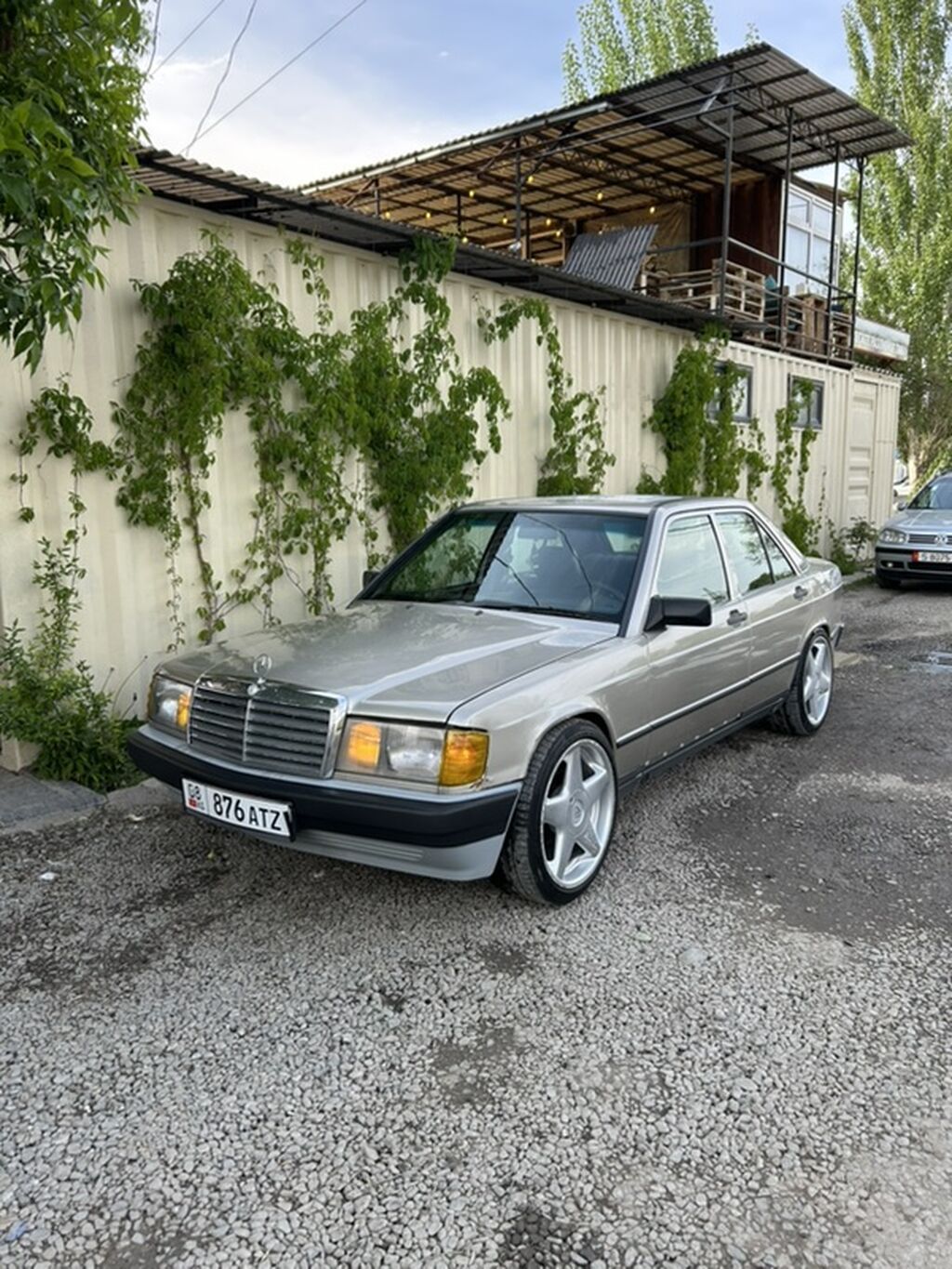Mercedes-Benz 190: 1987 г., 2 л, Механика, Бензин, Седан: фото 1