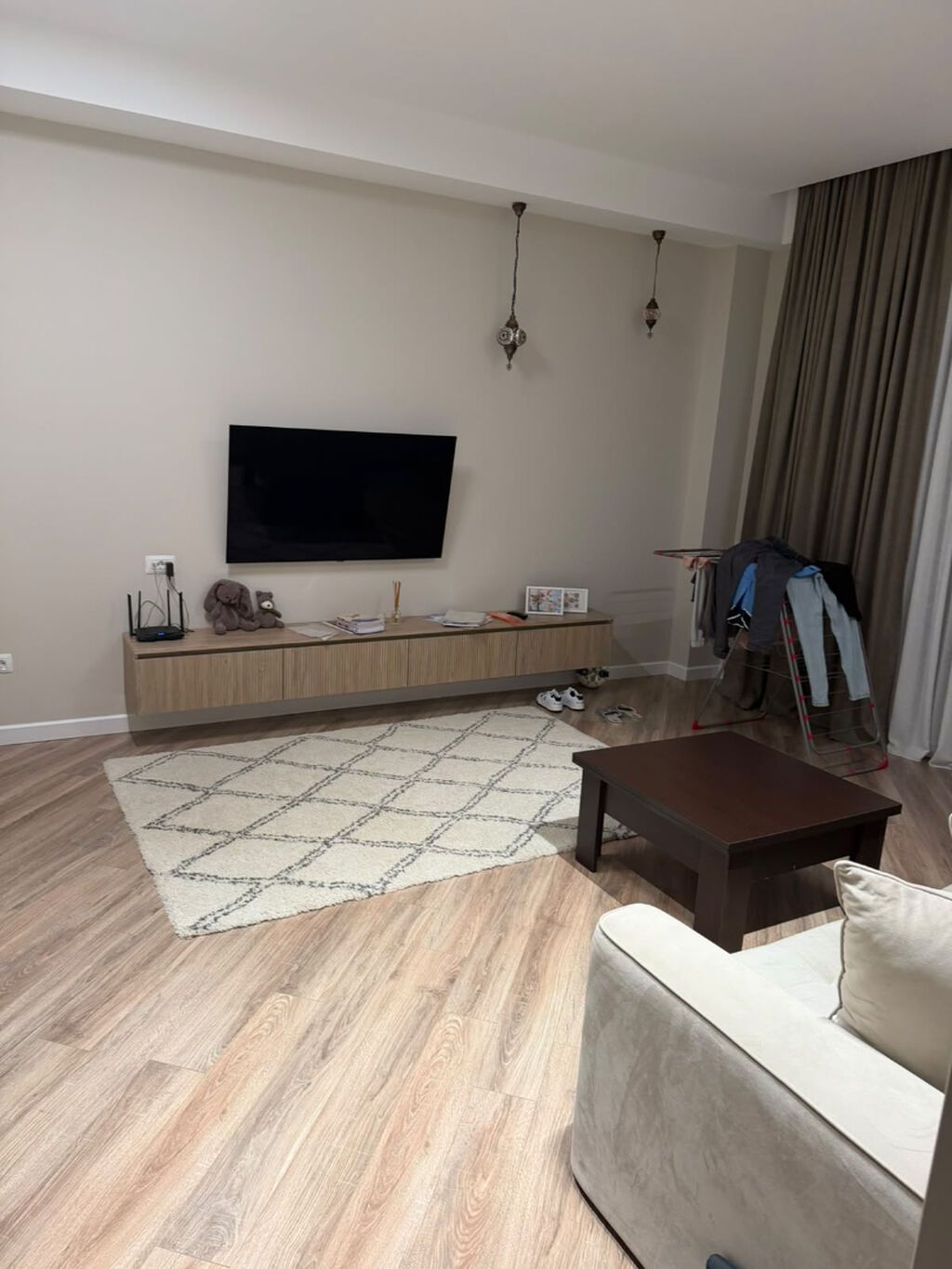 Deluxe Residence – Ceyhun Hacıbəyli küçəsi | 28 May metrosu | 2 Otaqlı