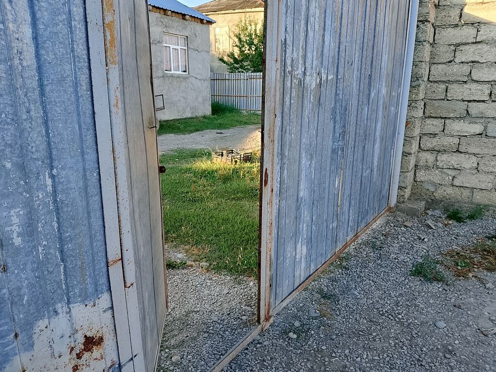2 otaqlı, 80 kv. m, Təmirsiz