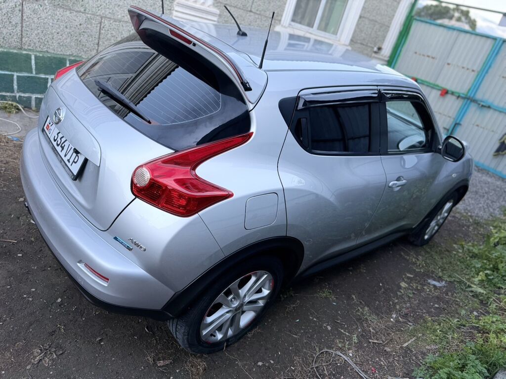Nissan Juke: 2013 г., 1.6 л, Автомат, Бензин, Кроссовер: фото 6