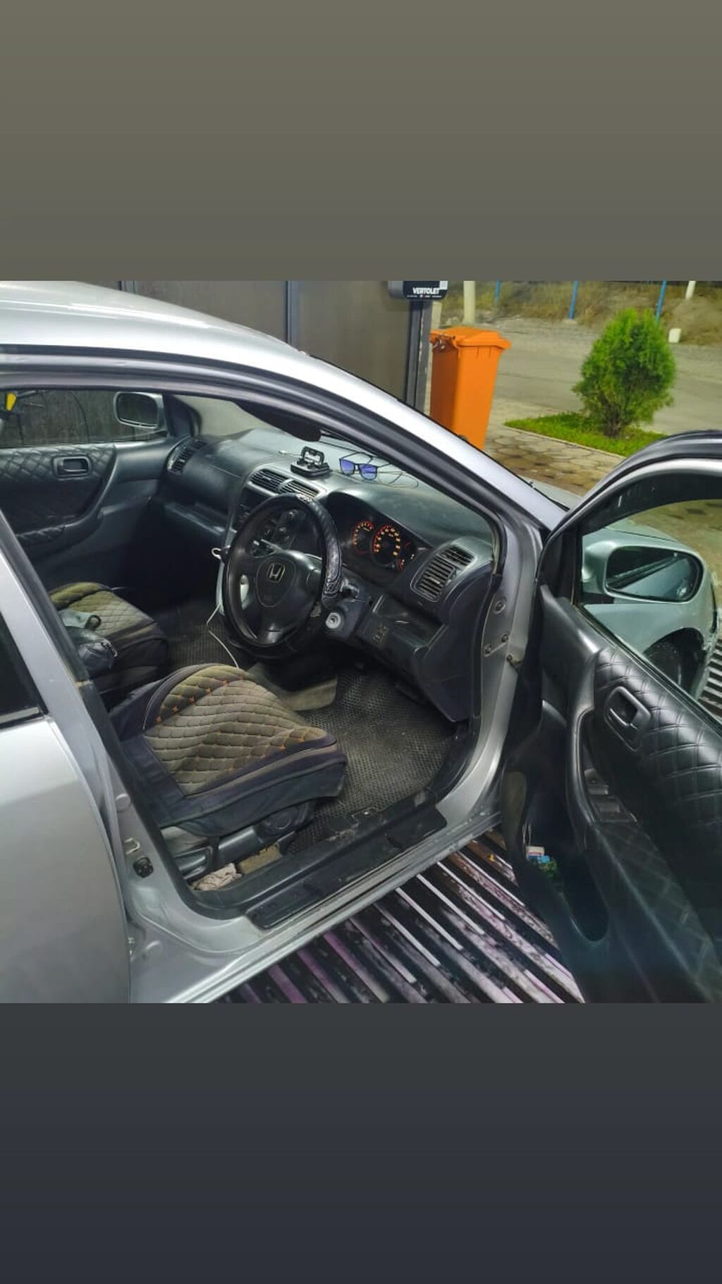 Honda Civic: 2002 г., 1.5 л, Вариатор, Бензин, Хэтчбэк: фото 2