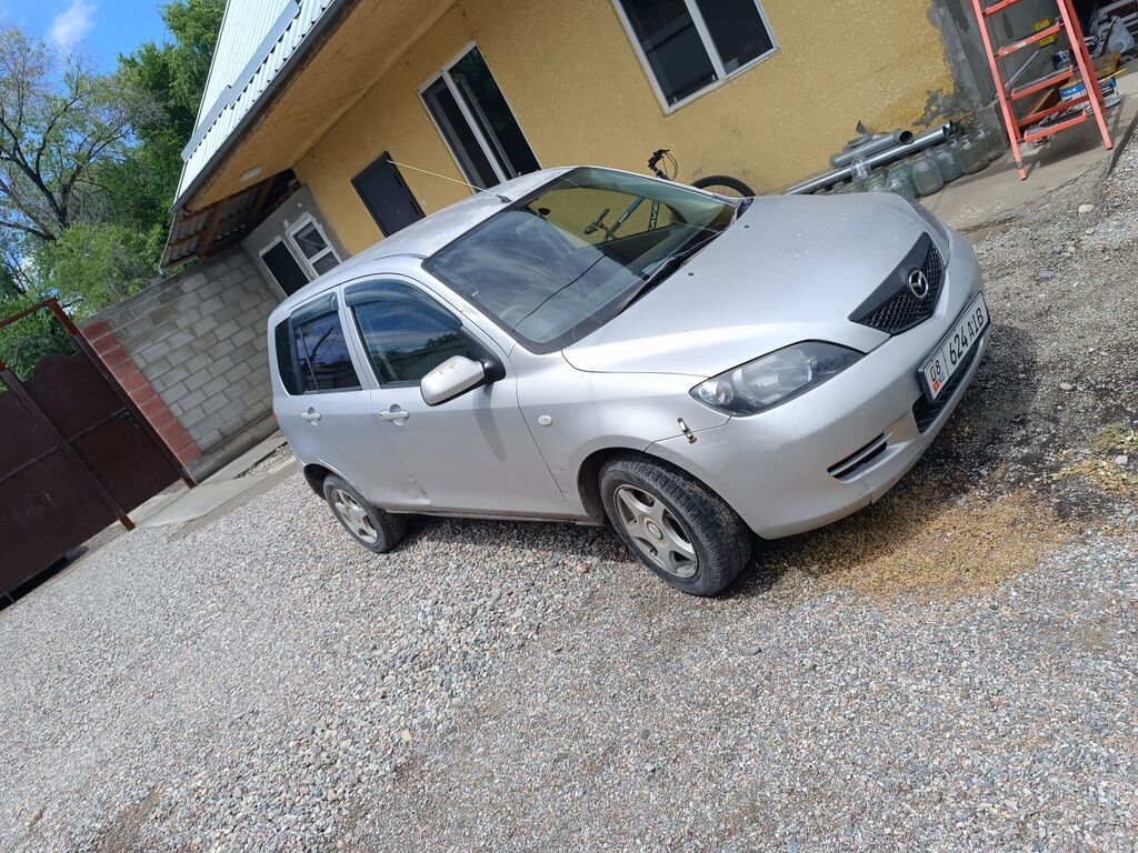Mazda Demio: 2002 г., 1.3 л, Автомат, Бензин, Универсал: фото 2