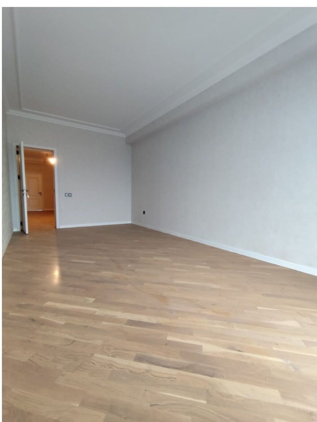 3 otaqlı, Yeni tikili, 138 kv. m