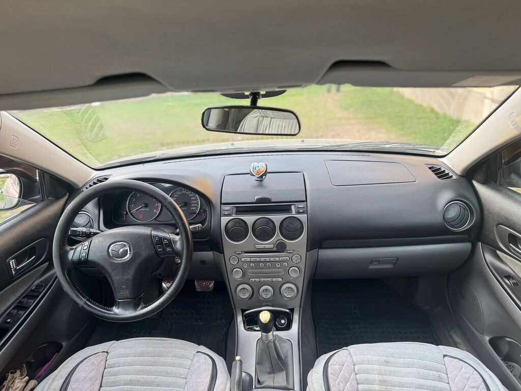 Mazda 6: 2003 г., 1.8 л, Механика, Бензин, Седан: фото 3