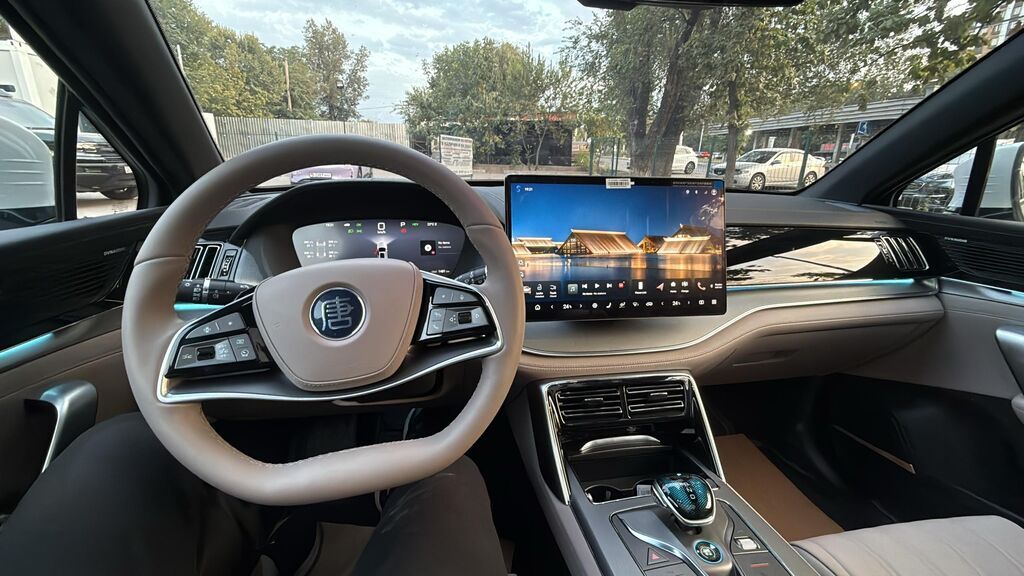 BYD Tang: 2025 г., 1.5 л, Автомат, Гибрид, Кроссовер: фото 6