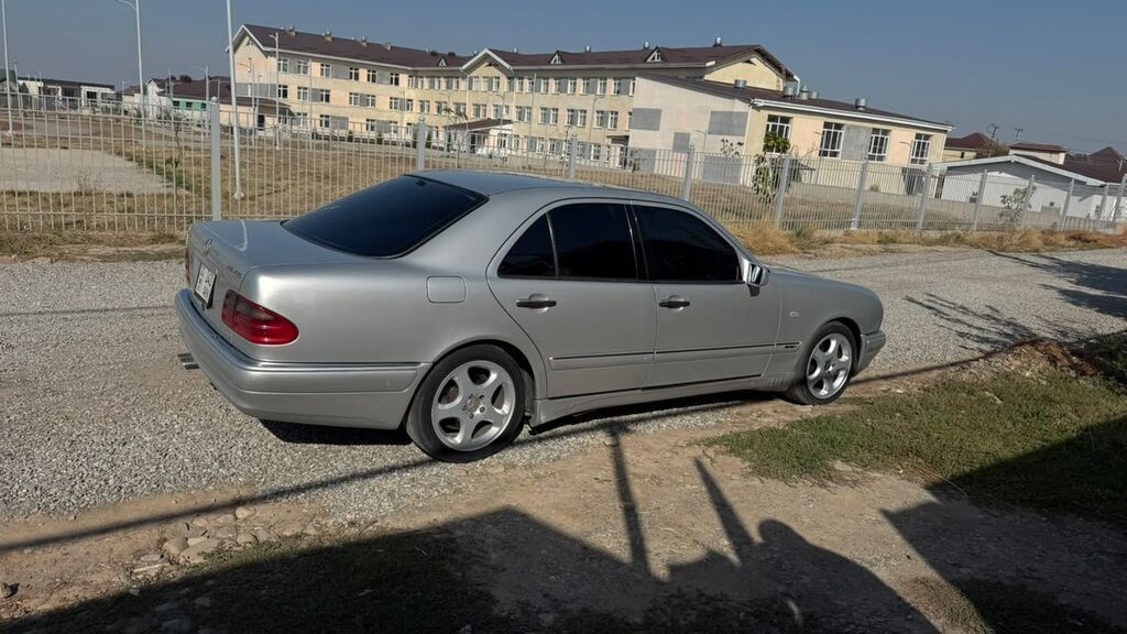 Mercedes-Benz E-Class: 1999 г., 4.3 л, Бензин: фото 1