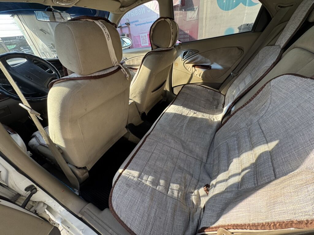 Daewoo Nubira: 2002 г., 1.6 л, Механика, Бензин, Седан: фото 8