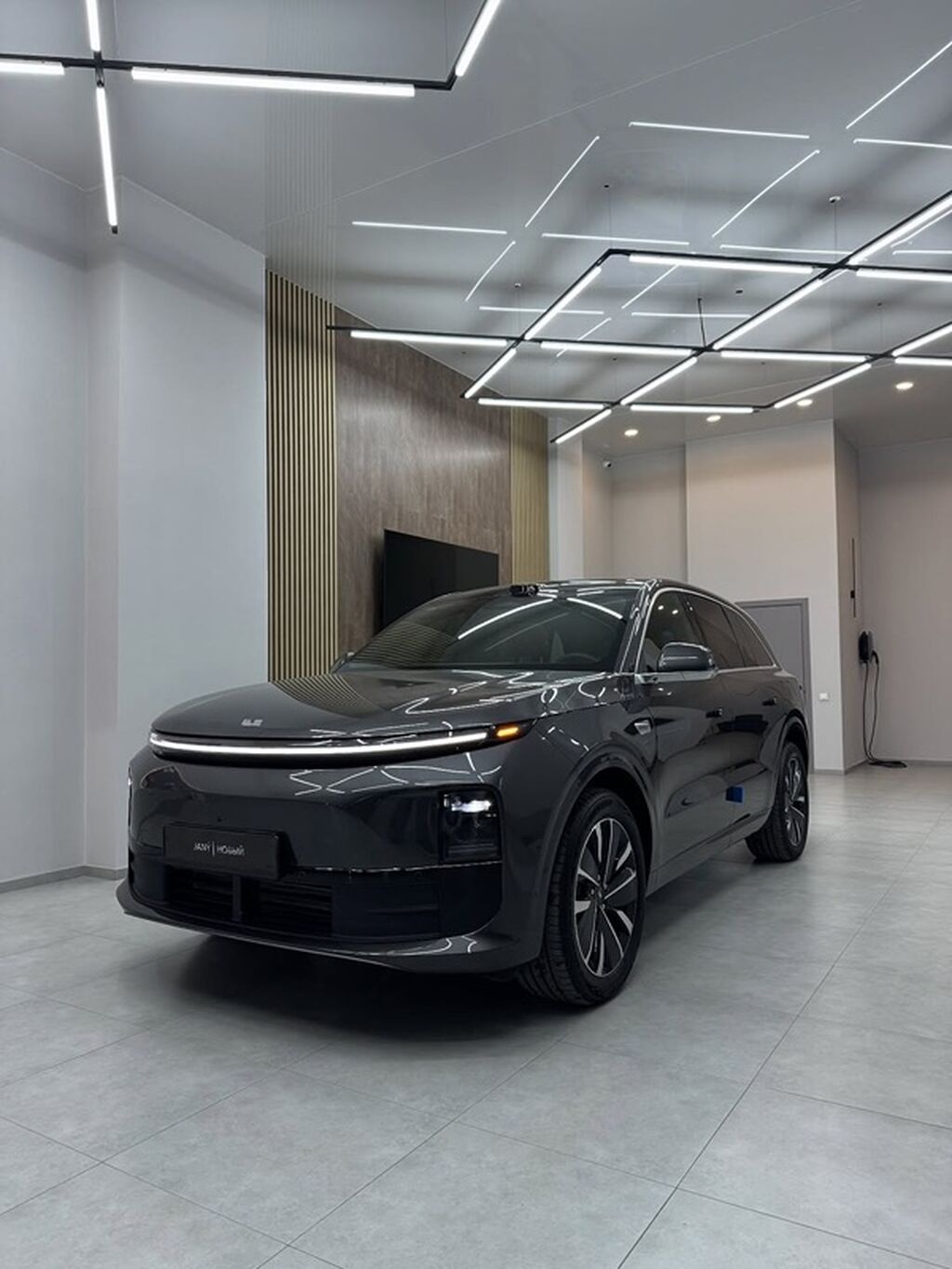 Lixiang L6: 2025 г., 1.5 л, Автомат, Гибрид, Кроссовер: фото 1