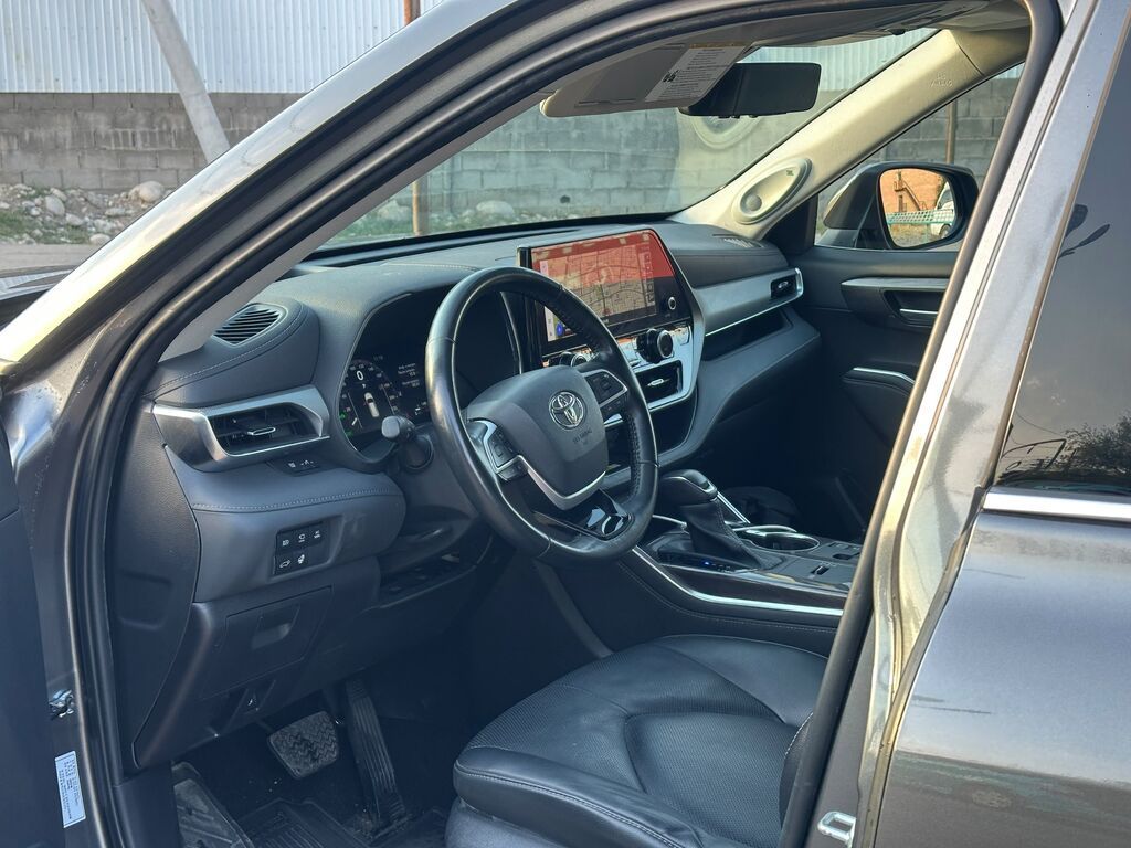 Toyota Highlander: 2023 г., 2.5 л, Автомат, Гибрид, Внедорожник: фото 8