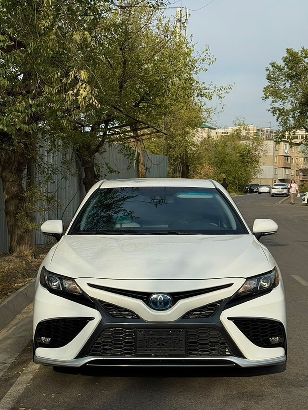 Toyota Camry: 2021 г., 2.5 л, Вариатор, Гибрид, Седан: фото 3