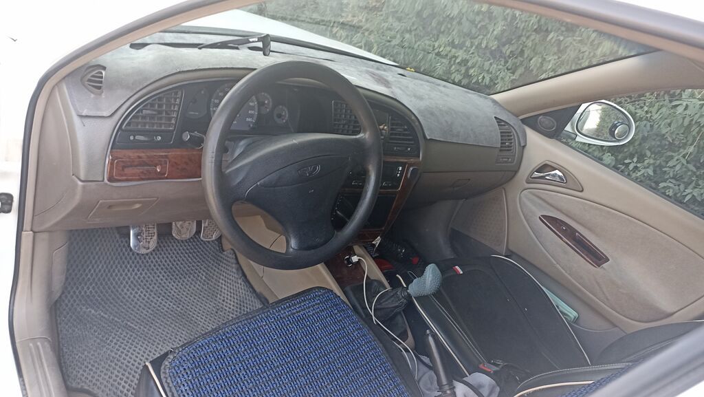 Daewoo Nubira: 2000 г., 1.5 л, Механика, Бензин, Седан: фото 3