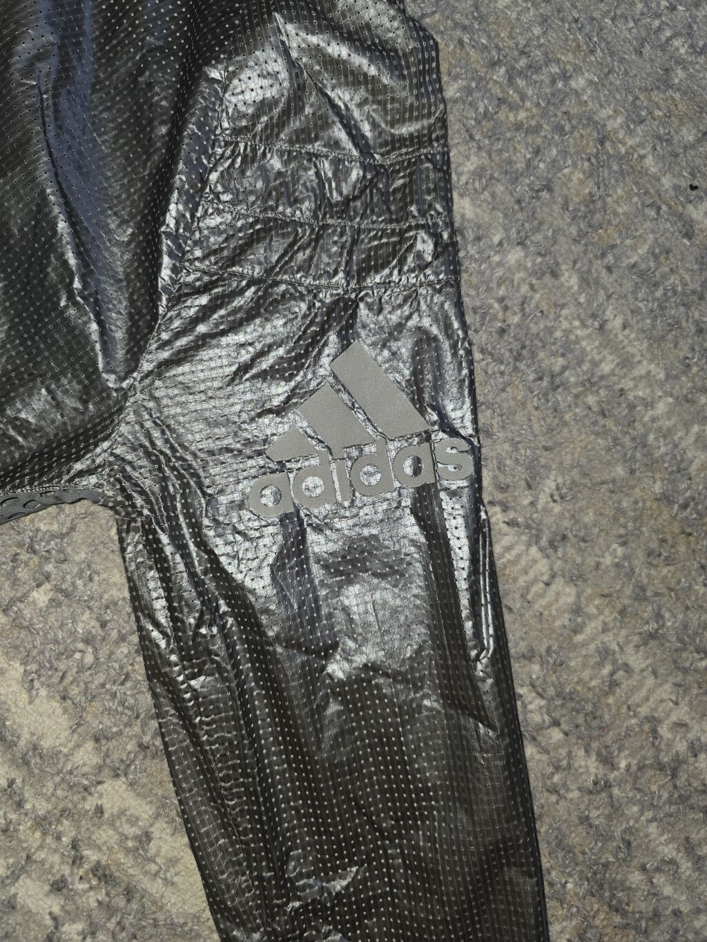 Спортивный комплект adidas для бега/фитнеса — куртка-ветровка и шорты: фото 2