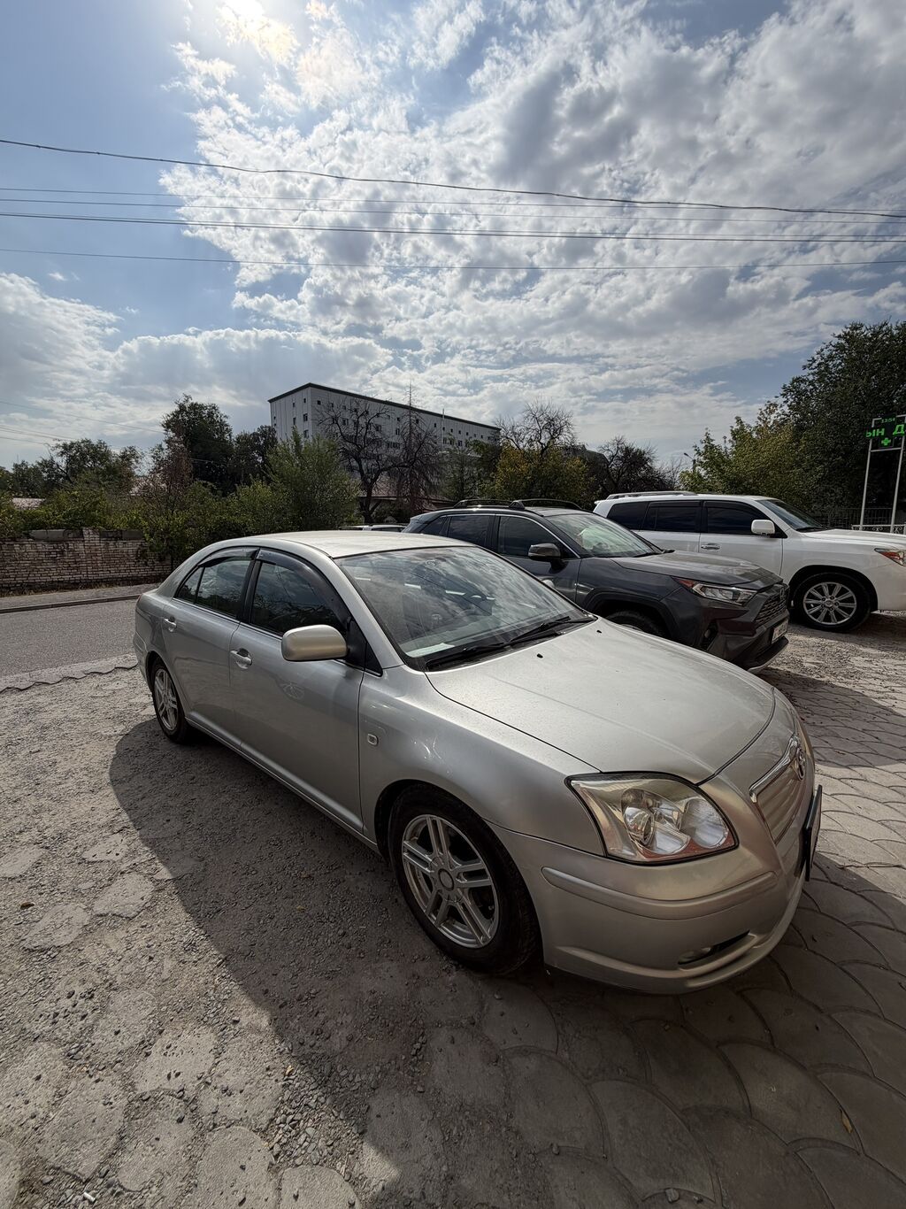 Toyota Avensis: 2003 г., 1.8 л, Механика, Бензин, Лифтбек: фото 2