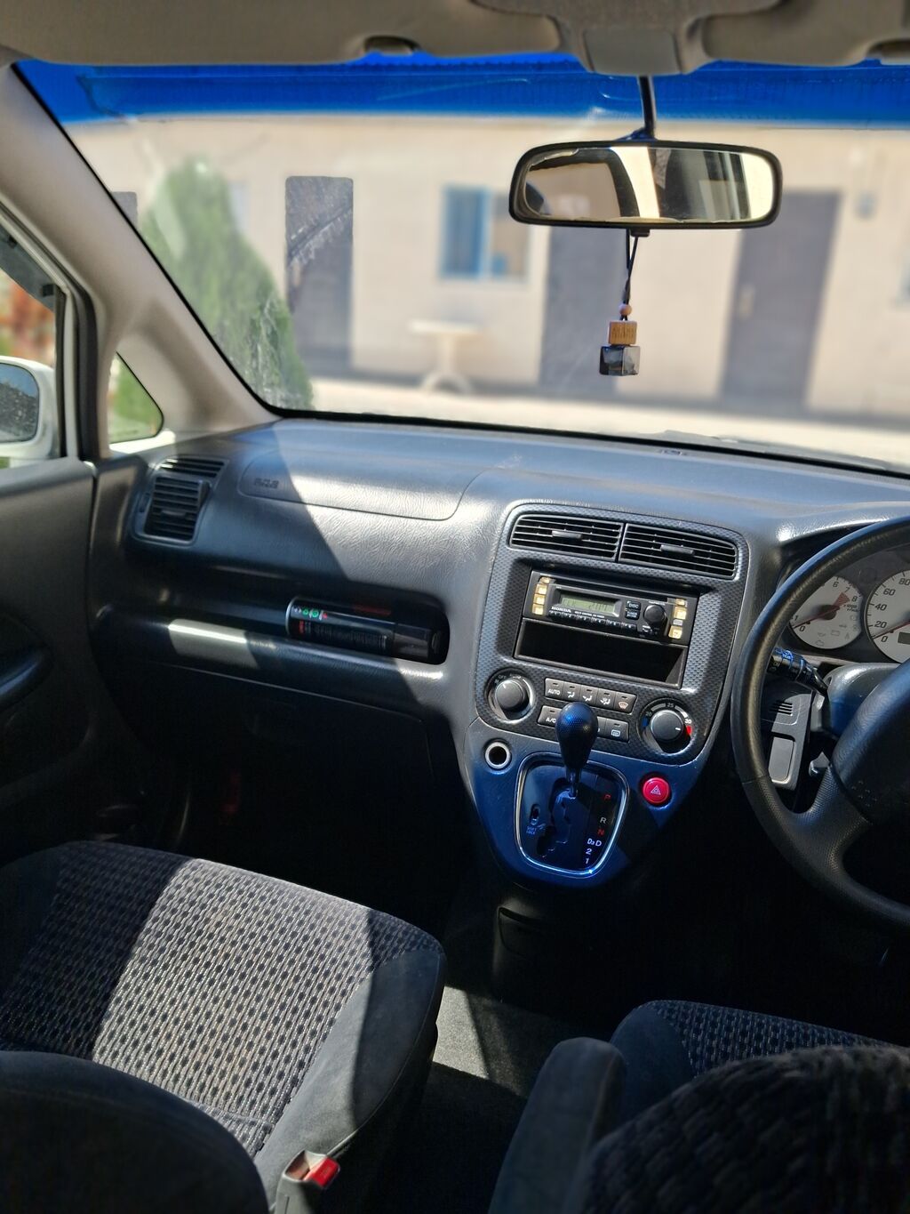 Honda Stream: 2001 г., Автомат, Универсал: фото 4