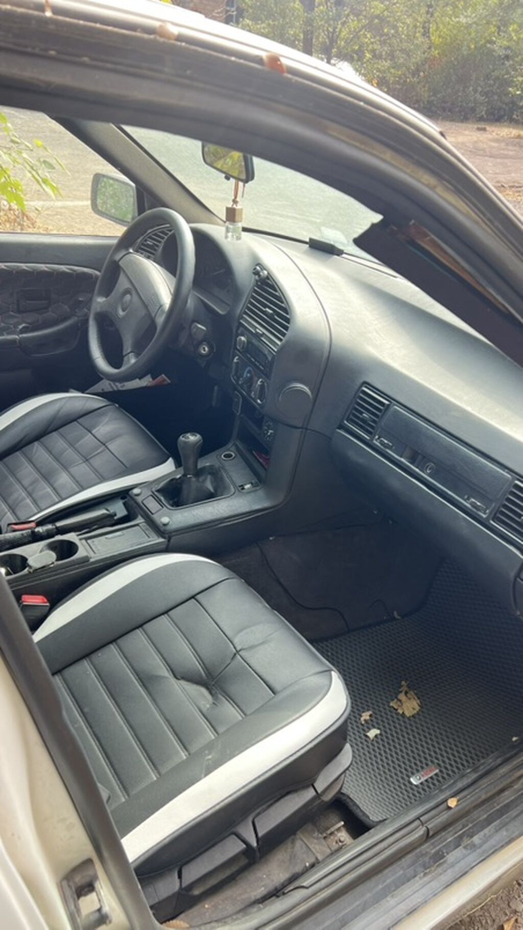 BMW 3 series: 1992 г., 2.5 л, Механика, Бензин, Седан: фото 7