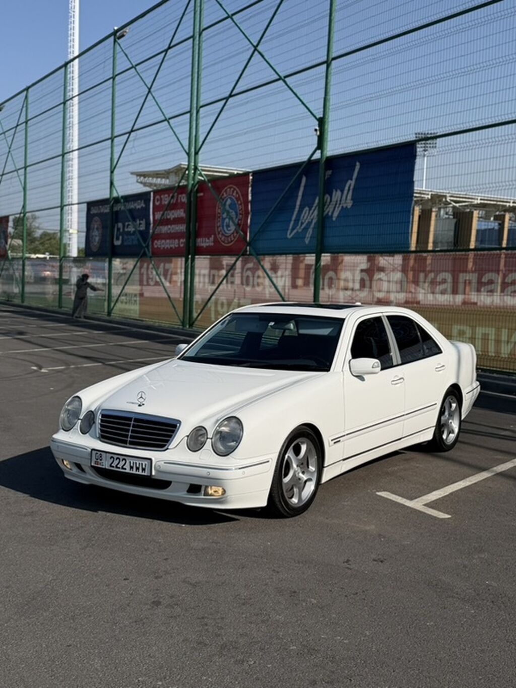 Mercedes-Benz E-Class: 2001 г., 2 л, Автомат, Бензин, Седан: фото 3