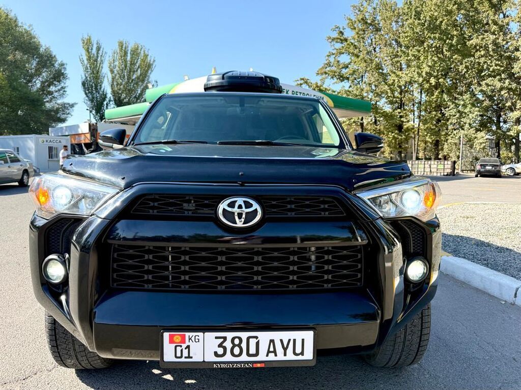 Toyota 4Runner: 2018 г., 4 л, Автомат, Бензин, Внедорожник: фото 2
