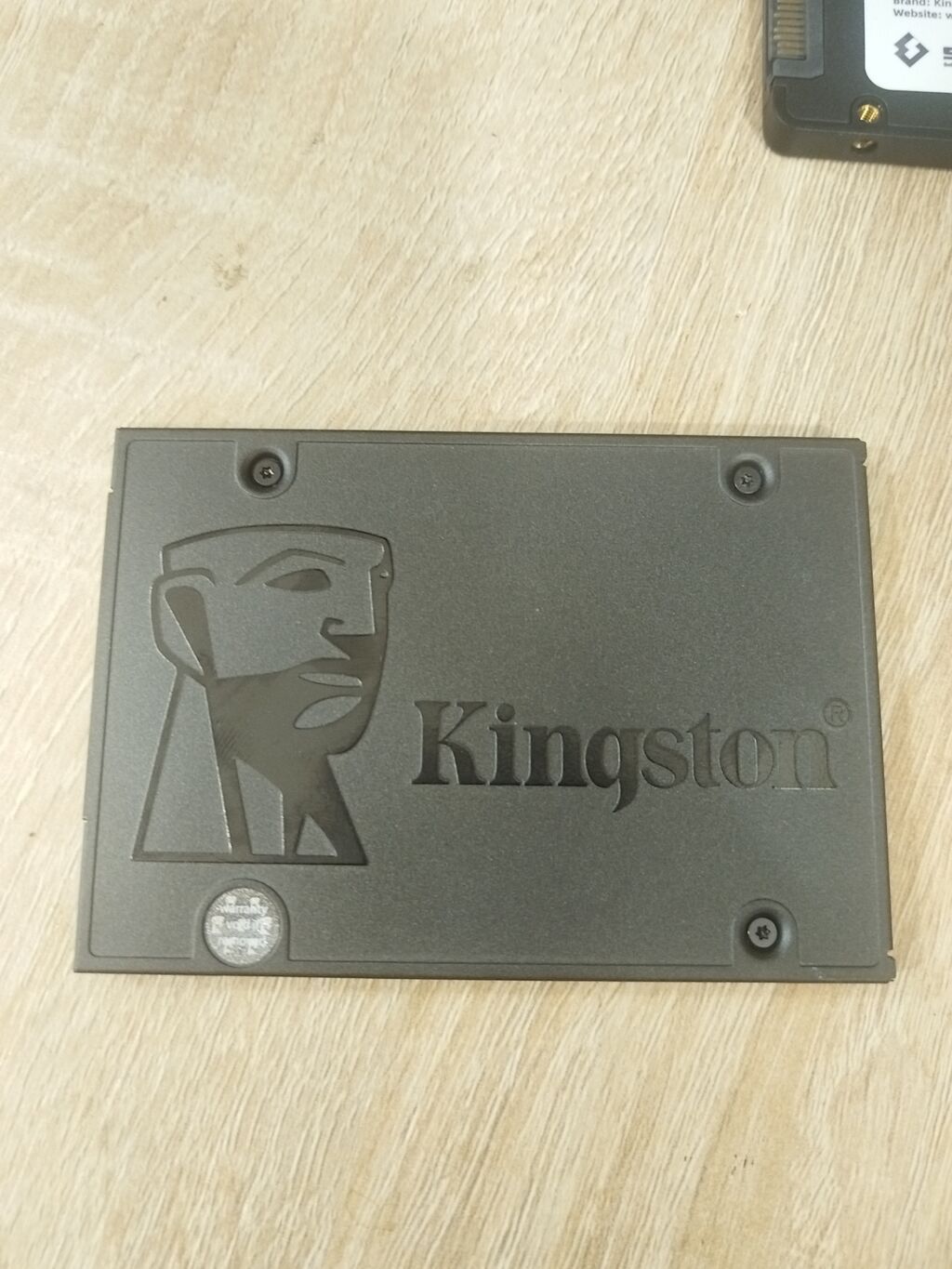 Tam orijinal üstdən çıxma 2 ədəd 512 GB həcmli 2.5" SATA III SSD